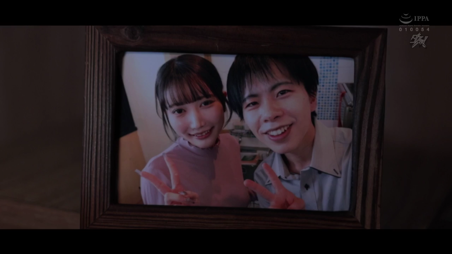 室内 · 脸部特写 · 高领毛衣