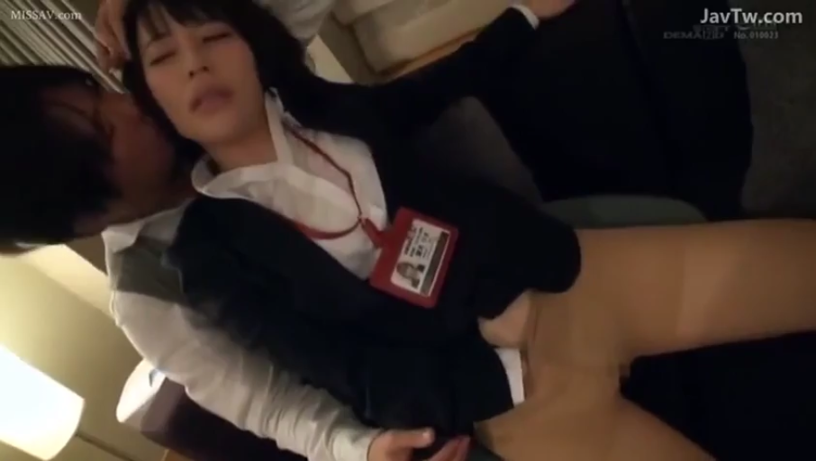 室内 · 迷離 · 中景 · ビジネススーツ · キス · OL · 寄りかかる · 工作证