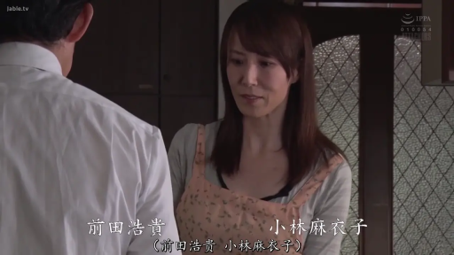 室内 · 面部 · 站立 · 居家 · 凝视 · 围裙 · 对谈