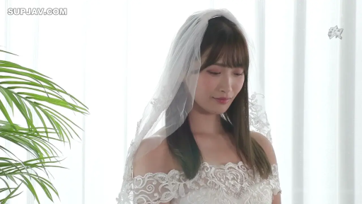 室內 · 站姿 · 胸部以上 · 婚纱