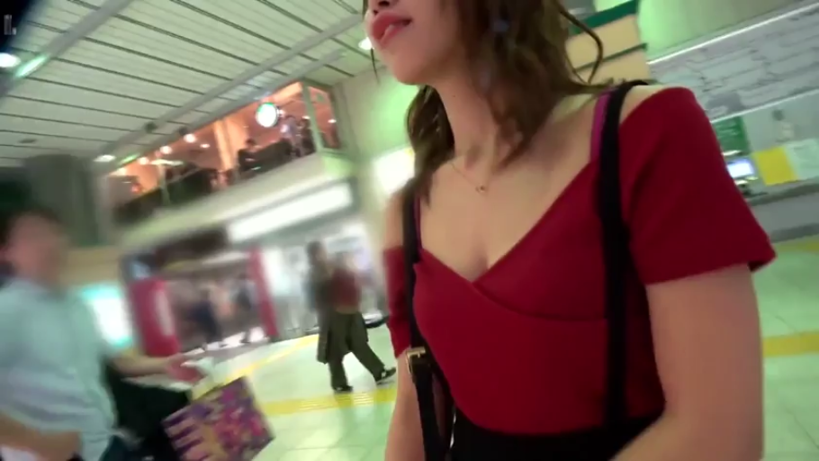 和室 · 全景 · 仰卧 · 格纹裙 · 痛苦 · 被褥 · 强奸题材 · 强行猥亵