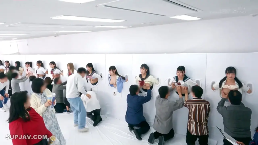 揉乳 · 站立 · 恥ずかしがり屋 · 制服 · 遠景 · 多人 · 摄影棚 · 隔板