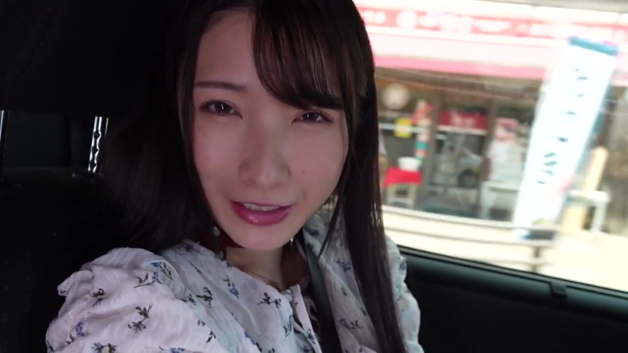 室内 · 性交 · 中景 · 手提包 · 制服 · 跨坐 · 欢愉 · 学生妹角色扮演