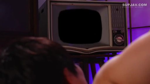 座り姿勢 · 面部 · 陶醉 · 部屋 · アヘ顔 · 画中画 · 蓝色制服 · 复古电视