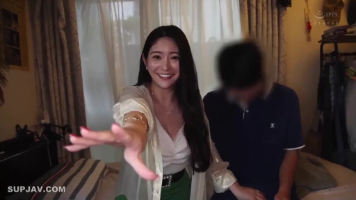 座り姿勢 · 集中 · 寝室 · 中景 · ベッド · 交流 · 面部打码 · 透视防晒衫