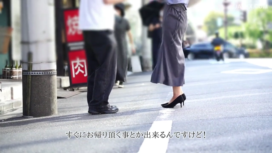 面部 · 全裸 · 卧室 · 迷离 · 亲吻 · 近景特写 · 躺卧
