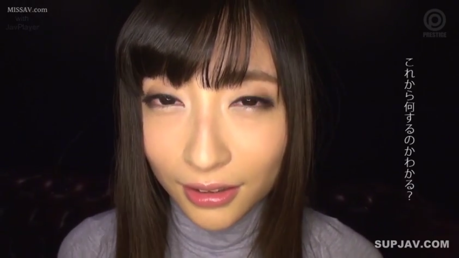 BDSM · 后入式 · 面部特写 · 锁链 · 紫色灯光 · 地下室 · 表情扭曲 · 内衣捆绑带