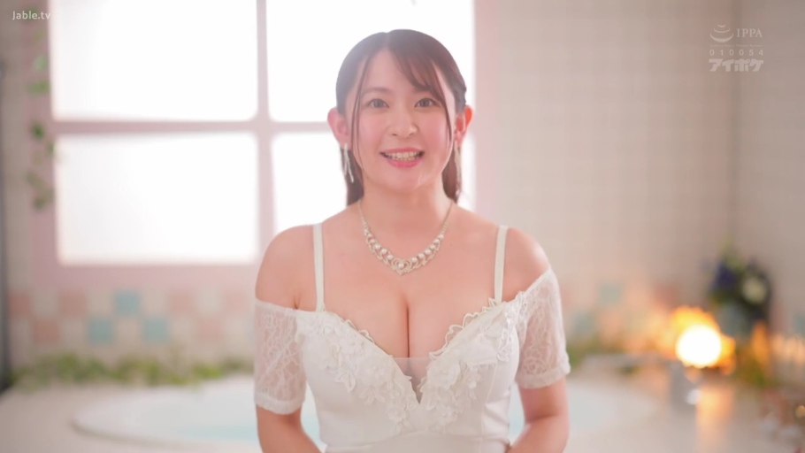 全身 · 投入 · 办公室 · 办公桌 · 职业装 · 职场剧情 · 隔衣揉乳 · 站姿靠桌