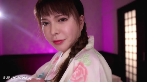 室内 · 面部特写 · 和服