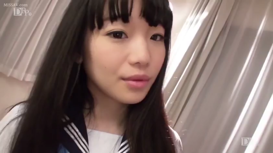 室内 · 顔部のクローズアップ · 水手服