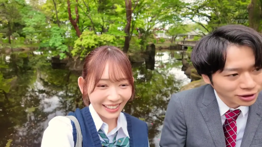 面部 · 制服 · 站立 · 微笑 · 清纯 · 自拍 · 公園