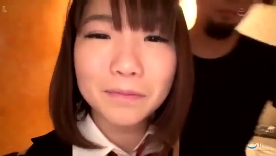 室内 · 脸部特写 · 制服