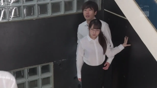 Indoor · Stand · Business attire · Side face · Body · 性接触 · 办公室背景