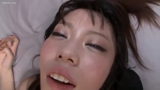 脸部特写 · 卧室 · 仰卧 · 裸体