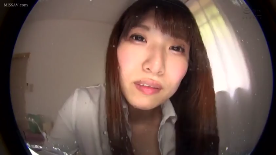 室内 · 俯身 · 脸部特写 · 迷离 · 白衬衫 · 凝视