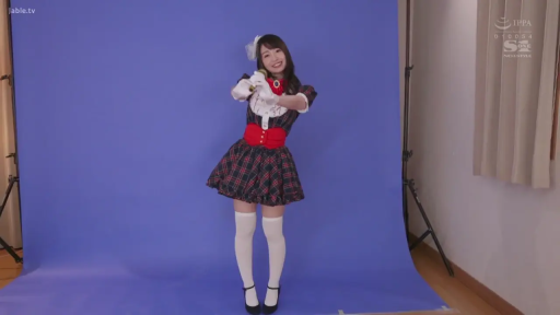 Whole body · Role-playing · Standing Posture · Smile · Studio · Microphone · 唱歌 · 偶像制服