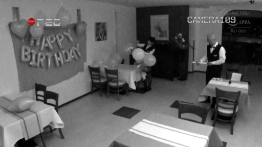 站立 · 餐厅 · 生日横幅 · 不清晰 · 俯视远景 · 侍应生制服 · 布置场地 · 黑白监控视角