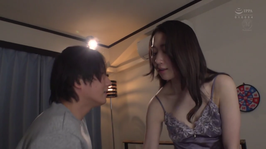 室内 · 全裸 · 跪姿 · 沉醉 · 局部特写 · 双人口交 · 多人内容