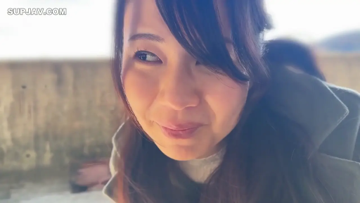 脸部特写 · 户外 · 大衣