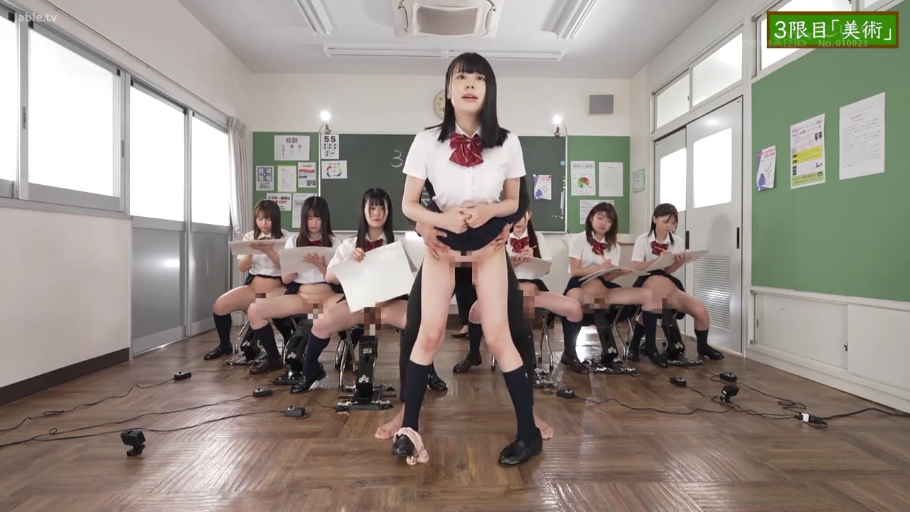 坐姿 · 交谈 · 全景 · 休闲装 · 双人 · 笑容 · 摄影棚 · 凳子
