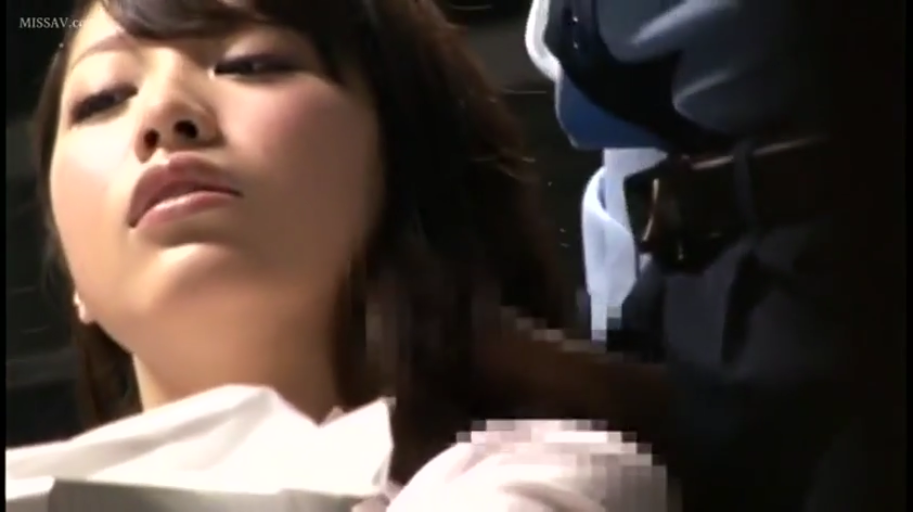 脸部 · 迷离 · 白衬衫 · 仰卧 · 车内 · 抚摸