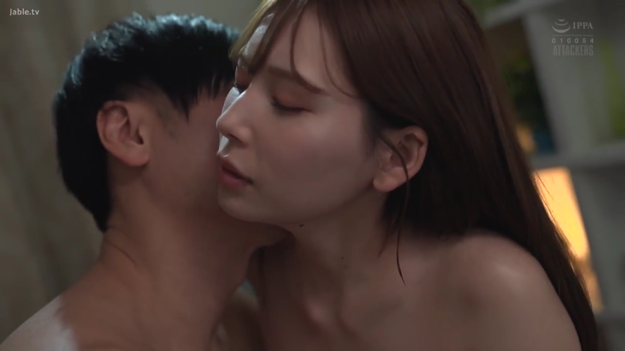 室内 · 陶醉 · 拥抱 · 面部特写 · 裸体 · 男女 · 亲吻脖子