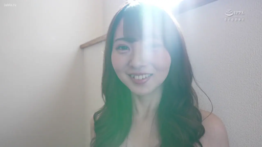 室内 · 面部 · 微笑 · 第一人称视角 · 注视 · 裸露 · 正面