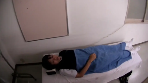 病床 · 医院 · 闭眼 · 俯拍 · POV · 昏迷 · 躺卧 · 病服