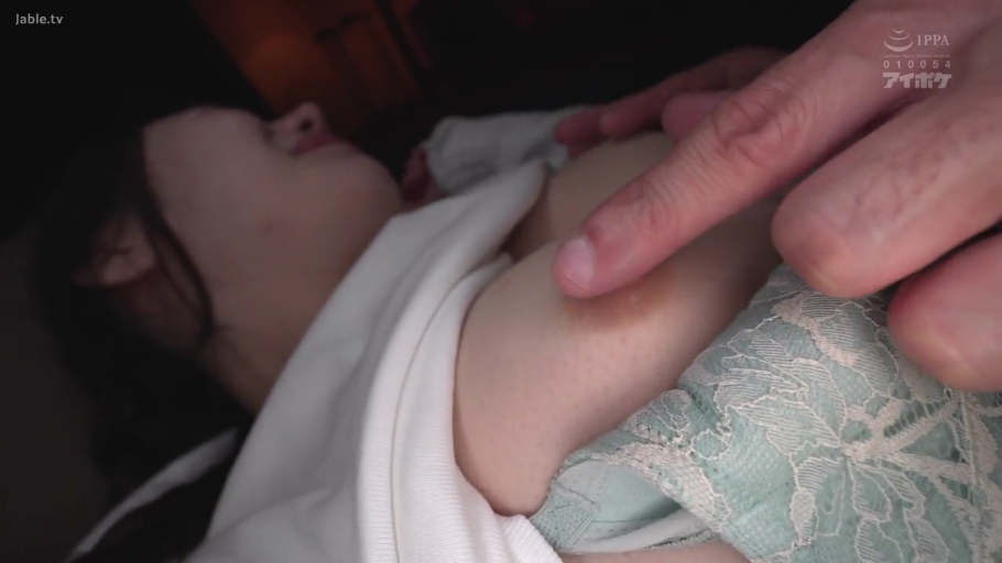 胸部 · 卧室 · 享受 · 蕾丝内衣 · 仰卧 · 特写 · 抚摸