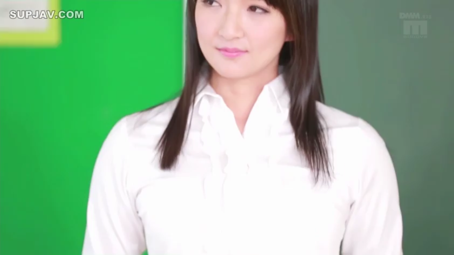 教室 · 站姿 · 白衬衫 · 上半身