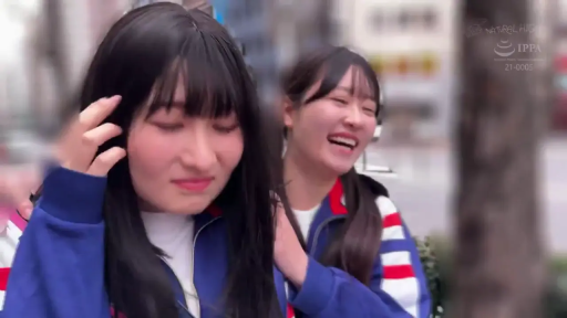 面部 · 比基尼 · 字幕 · 平静 · 注视 · 摄影棚 · 正面