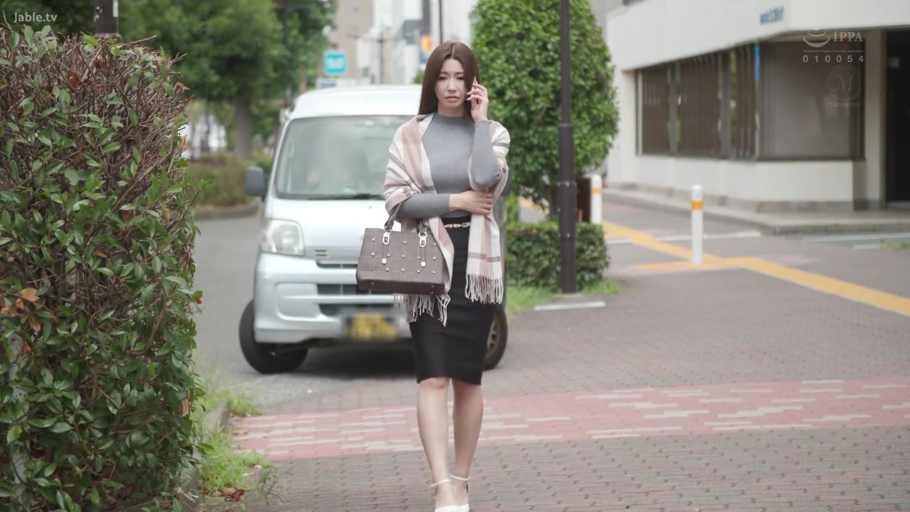 户外街道 · 格纹披肩