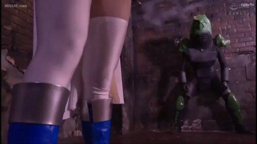 角色扮演 · 站立 · 腿部 · 角色扮演服 · 盔甲 · 特摄题材 · 废墟