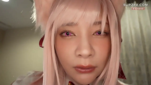 室内 · 脸部特写 · 角色扮演服