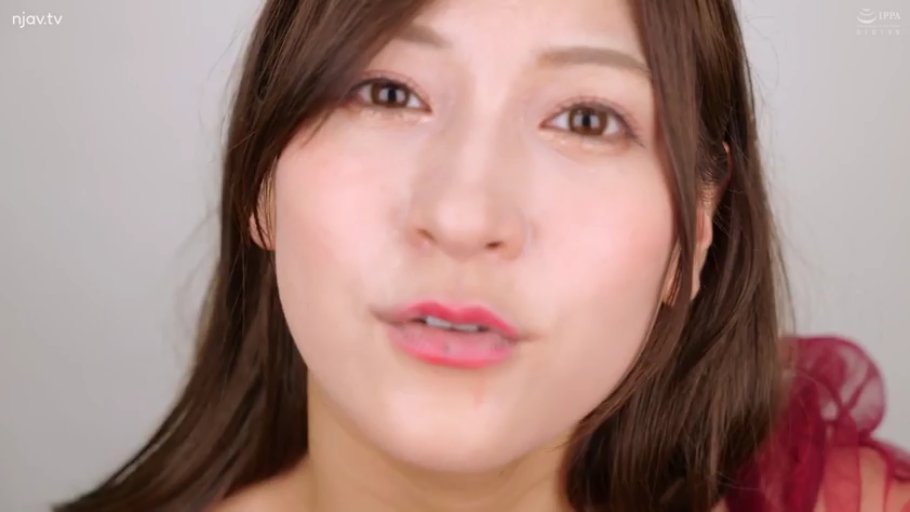 室内 · 顔部のクローズアップ · 诱惑 · 对视 · 长发 · 正面 · 赤い衣装