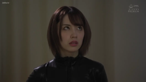 室内 · 站立 · 特写 · 短发 · 阿嘿颜 · 黑色紧身皮衣 · 翻白眼