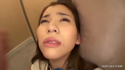 室內 · 脸部 · 迷離 · 白色襯衫 · 亂發 · 躺卧 · 被動