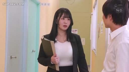 交谈 · 严肃 · 中景 · 站姿 · 职业装 · 走廊 · 文件夹 · OL