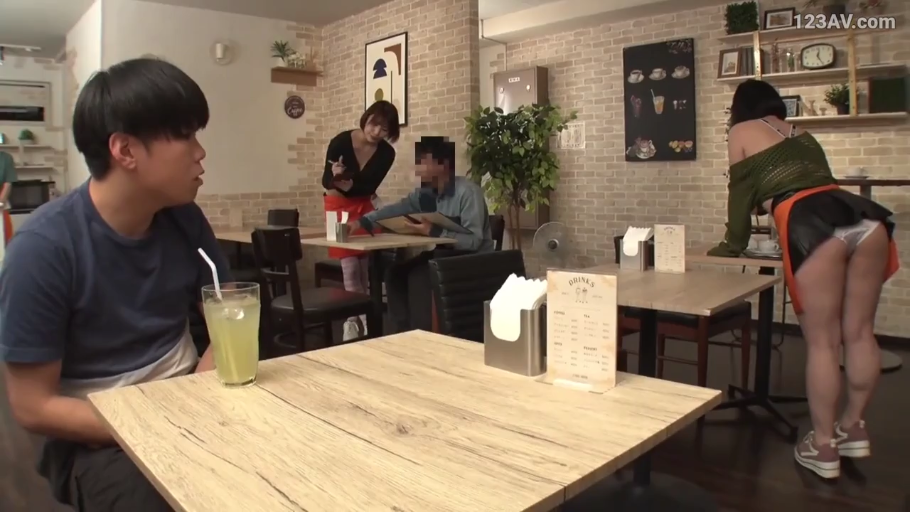 面部 · 全裸 · 卧室 · 巨乳 · 性行为 · 枕头 · 仰卧 · 高潮