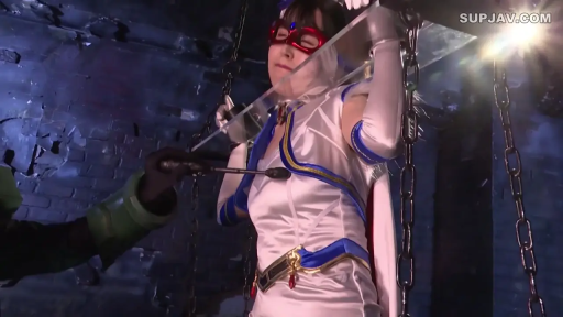 中景 · 捆绑 · 链条 · 地牢 · 角色扮演服 · 被束缚 · 忍耐表情 · 战队系列