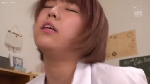 室内 · 面部 · 銷魂 · 楽しんで · 白衬衫 · 特写 · 仰頭