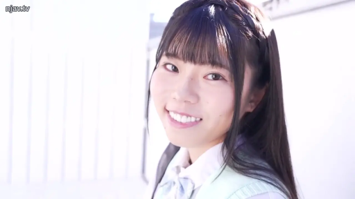 脸部特写 · 微笑 · 制服 · 注视 · 户外 · 发箍 · 侧头 · 黑长直