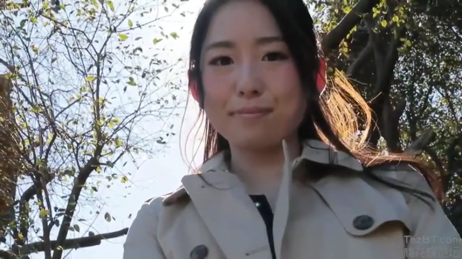 严肃 · 面部 · 办公室 · 站姿 · 注视 · 西装 · 痴汉题材