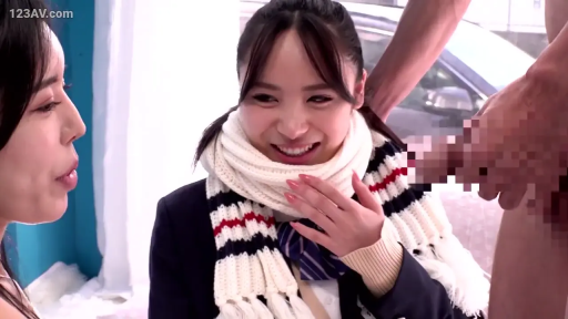 室内 · 座り姿勢 · 面部 · 制服