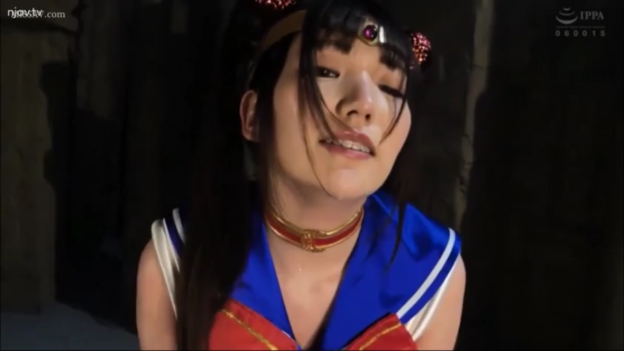 室内 · 俯身 · 销魂 · 特写 · 水手服 · 长发 · 项圈 · 视线交流