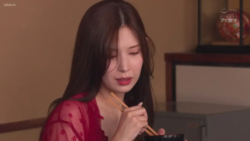 座り姿勢 · 面部 · 和室 · 长发 · 侧望 · 筷子 · 迷茫 · 红色薄纱睡衣