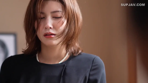 室内 · 脸部特写 · 正面 · 黑色正装