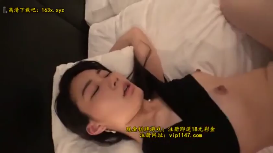 全身 · JK制服 · 口罩 · 戴口罩 · 下体露出 · 绿幕摄影棚 · FC2 · 站立掀裙