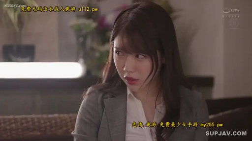 Indoor · Sitting Posture · Serious · 面部特写 · 职场女性 · Stare · Suit