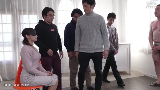 愉悦 · 车震 · 中景 · 高跟鞋 · 传教士式 · 户外 · 汽车 · 车后备箱